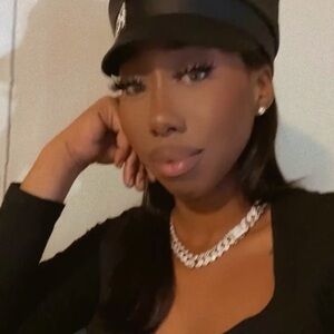 Meet your Posher, Rox